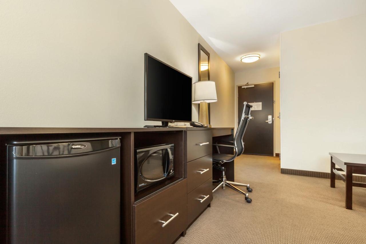 Sleep Inn & Suites Devils Lake Bagian luar foto