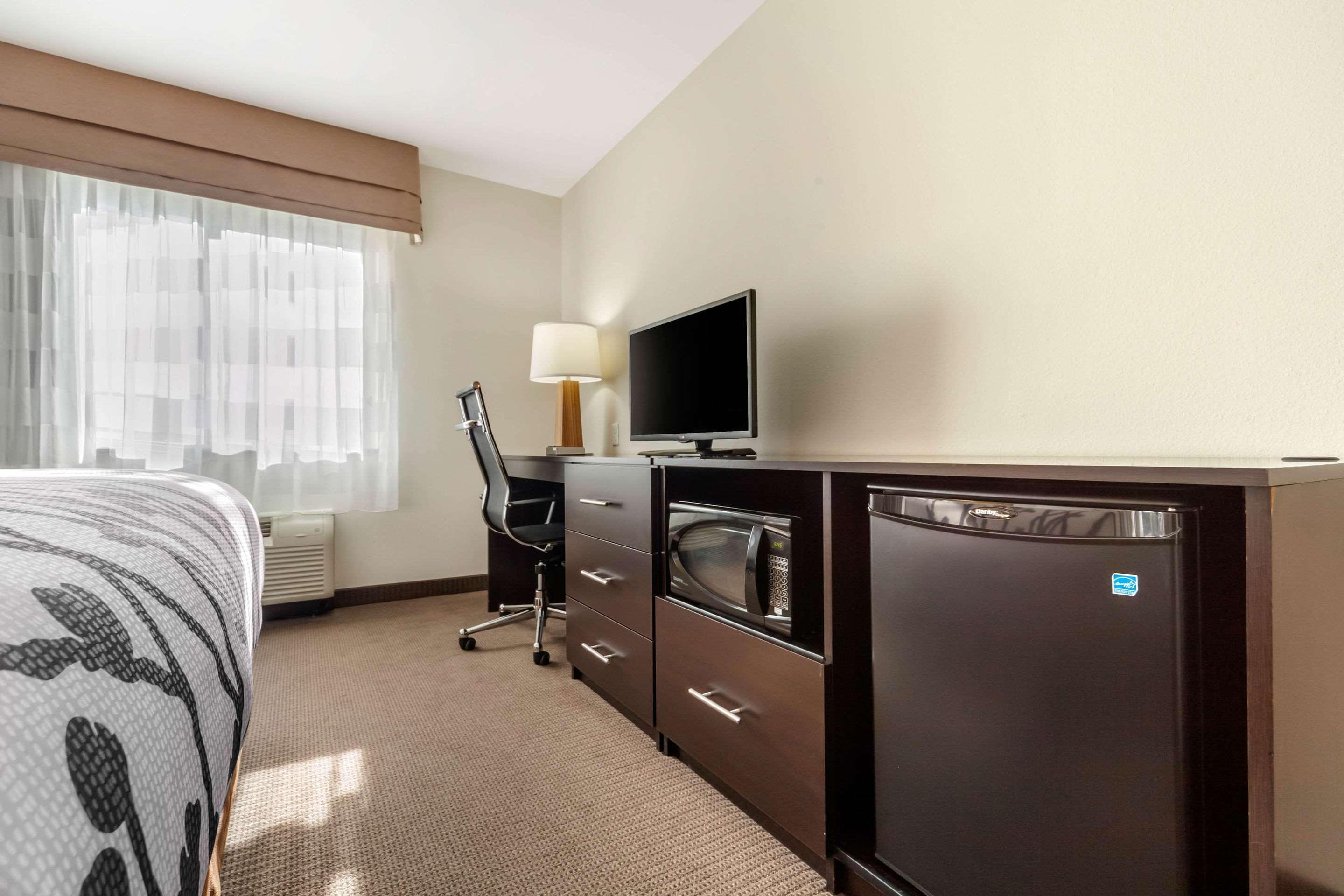 Sleep Inn & Suites Devils Lake Bagian luar foto