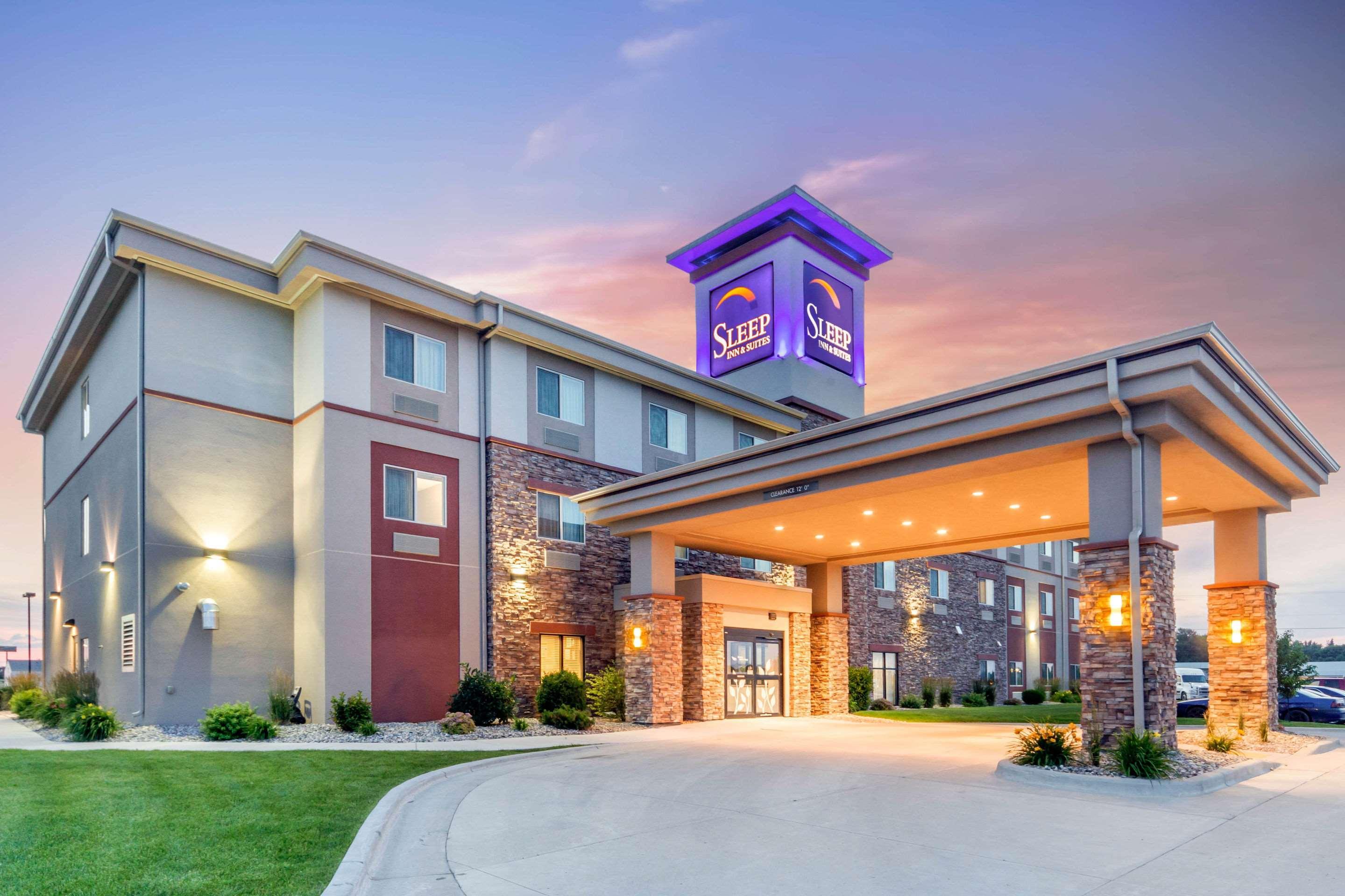Sleep Inn & Suites Devils Lake Bagian luar foto